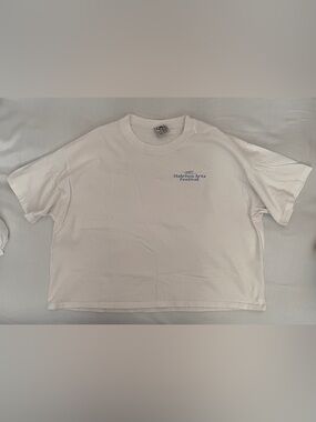 100% cotton Hale'iwa Arts Festival Cropped Tee